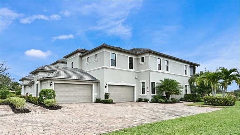 Listing# 11 Property Photo